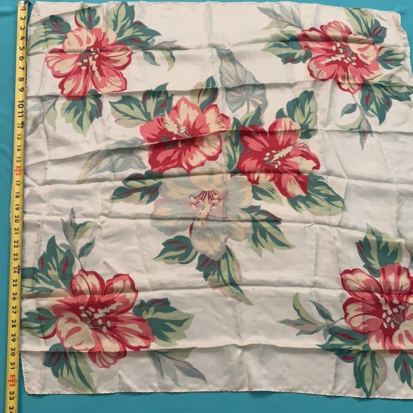 BANANA REPUBLIC HIBISCUS FLORAL SILK SCARF SQUARE HUGE X-LARGE 33” x 33” - Picture 5 of 6